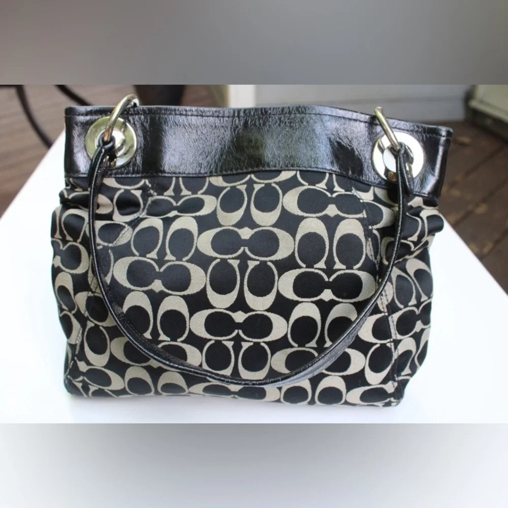 Coach signature logo shoulder bag